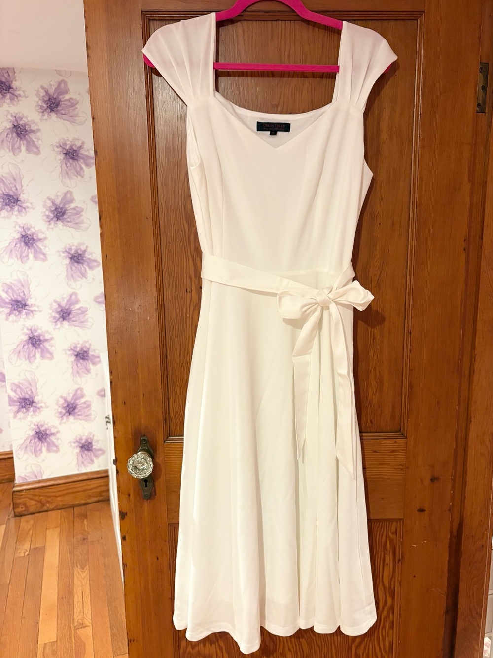 Elegant White A-Line Dress with Tie Waist